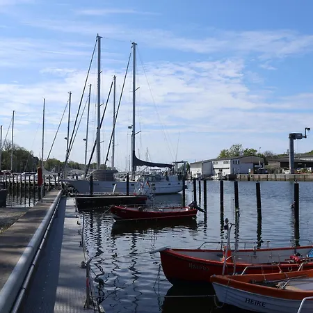 Apartment Luxus Fairschlafen Am Hafen Mit Sauna Und Bbq