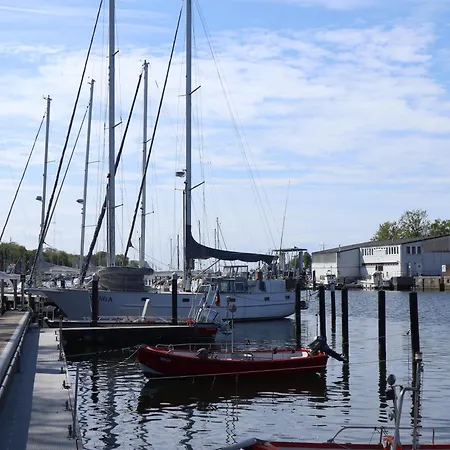 Apartment Luxus Fairschlafen Am Hafen Mit Sauna Und Bbq *
